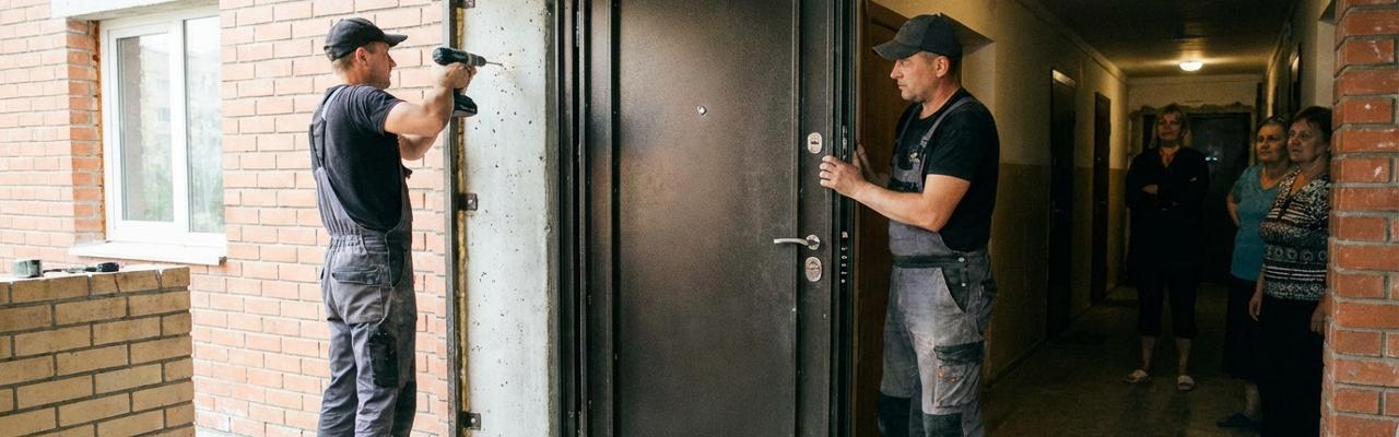 Instalación de puertas de seguridad en Maracena